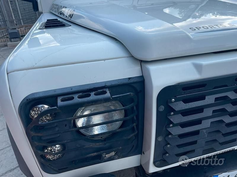 Gebraucht Land Rover Defender 68 PS (50 kW) 2006 Weiß Limousine