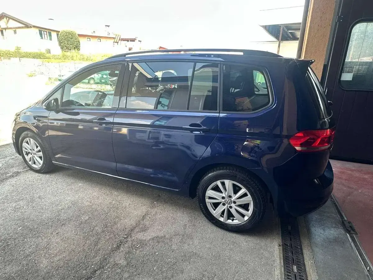 Usata VW Touran Executive 150 CV (110 kW) 2019 Blu/azzurro Monovolume