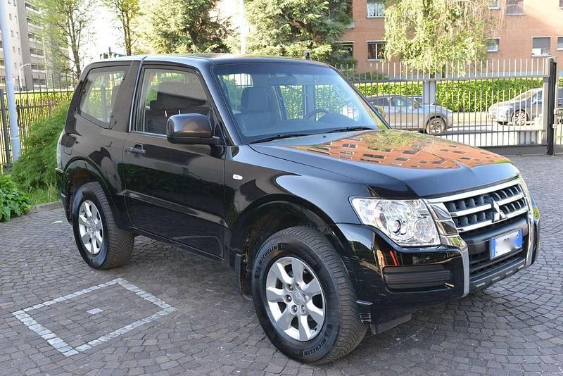 Usata Mitsubishi Pajero 190 CV (139 kW) 2018 Nero metallizzato SUV