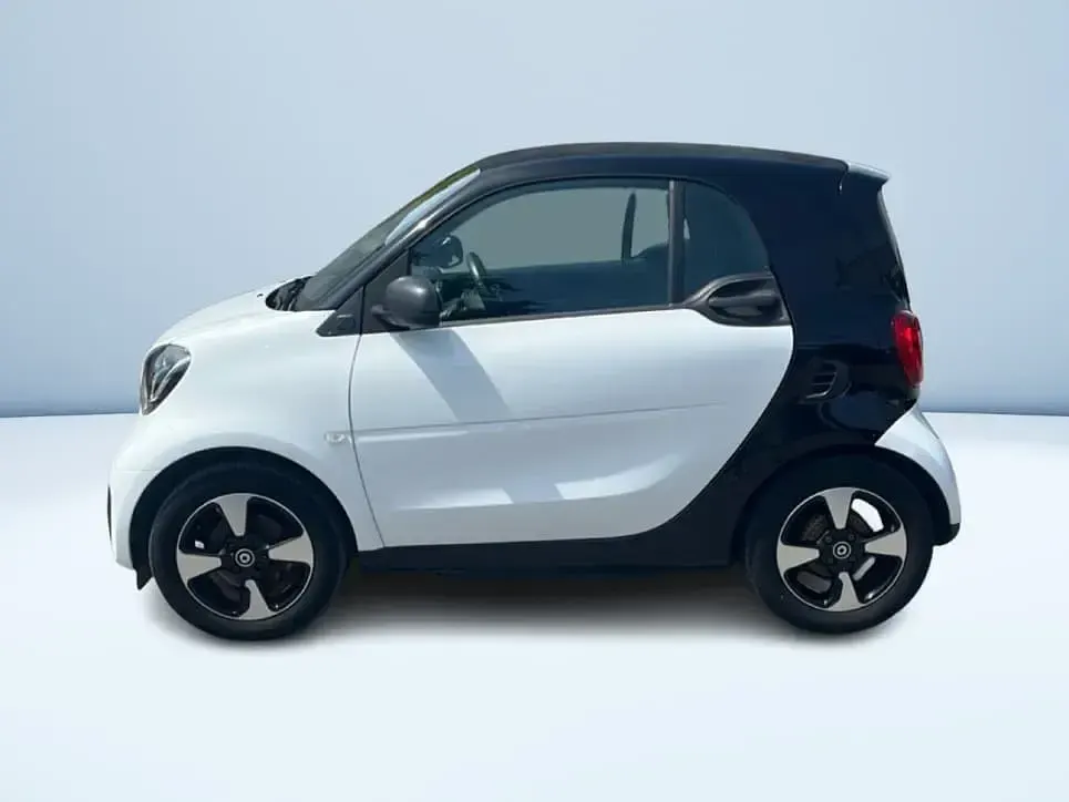 Usata Smart ForTwo Electric Drive Passion 41 kW (56 CV) 2022 Bianco Coupé