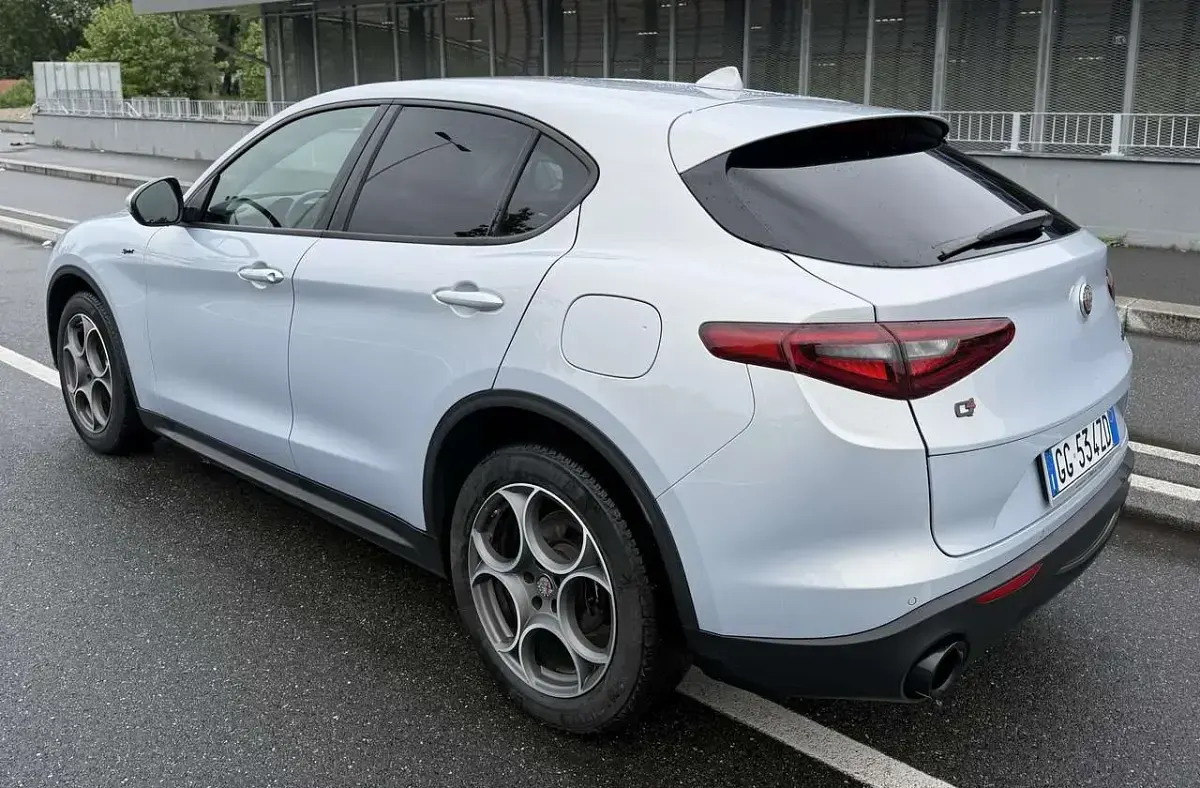 Usata Alfa Romeo Stelvio Sprint 190 CV (139 kW) 2021 Bianco lunare metallizato SUV