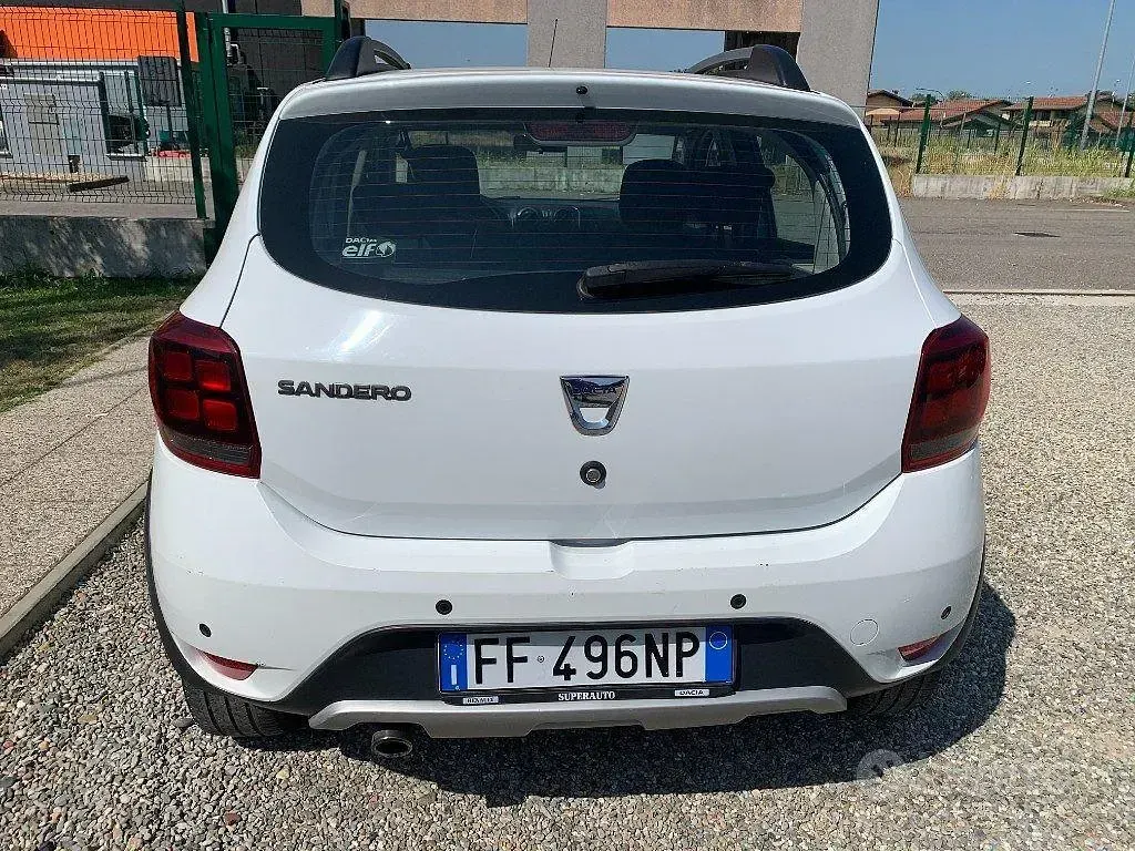 Usata Dacia Sandero Lauréate 90 CV (66 kW) 2017 Bianco Berlina