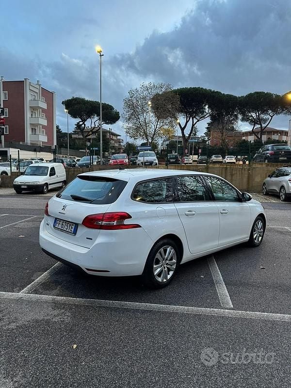 Usata Peugeot 308 SW Business-Line 120 CV (88 kW) 2016 Bianco Station wagon