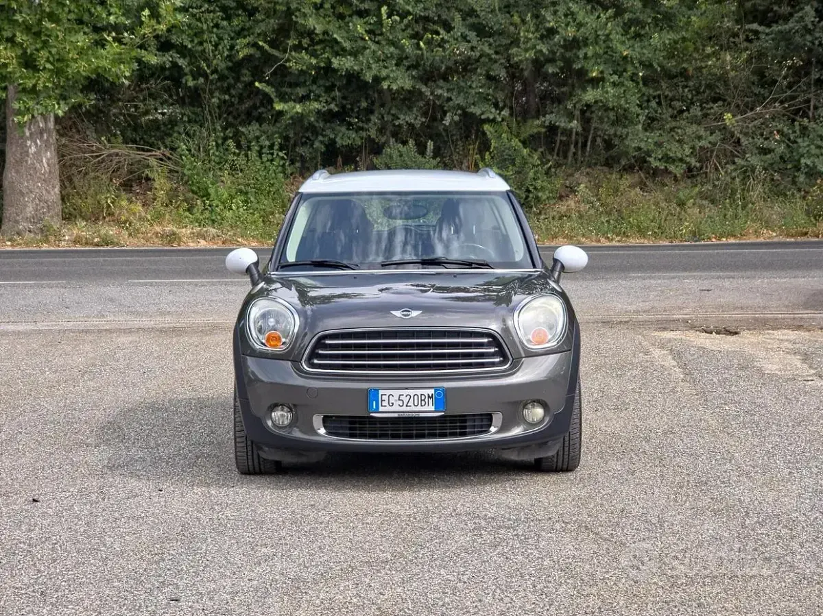 Usata Mini Cooper D Countryman 111 CV (81 kW) 2011 Marrone SUV