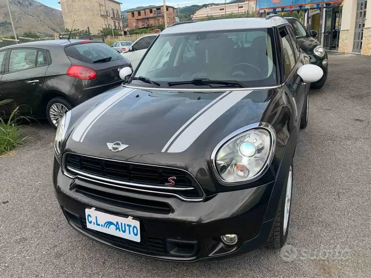 Usata Mini Cooper D Countryman 143 CV (105 kW) 2015 Marrone SUV