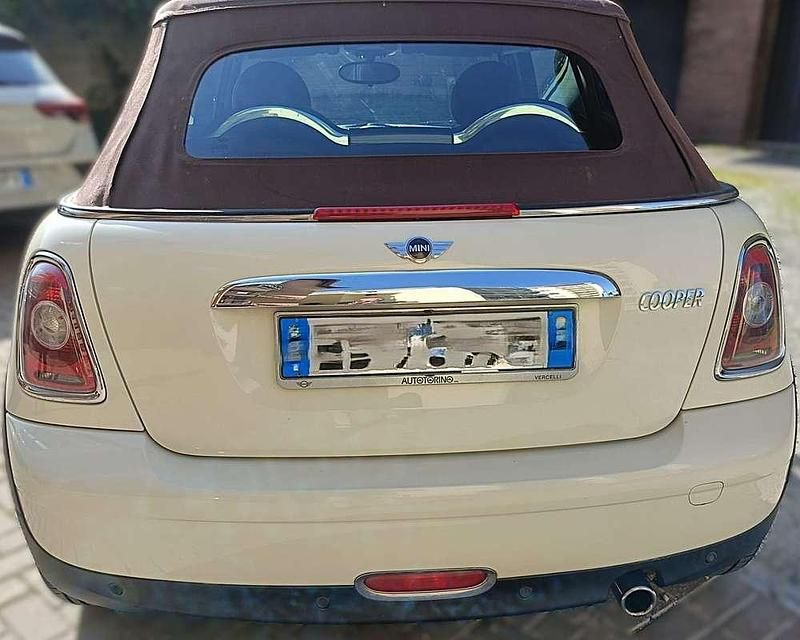 Usata Mini Cooper Cabriolet 122 CV (89 kW) 2010 Bianco Cabrio