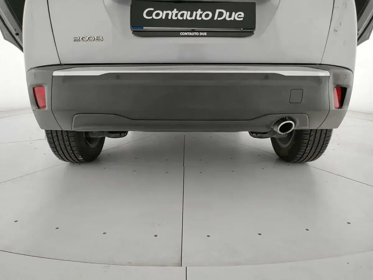 Usata Peugeot 2008 Allure 130 CV (95 kW) 2023 Grigio SUV
