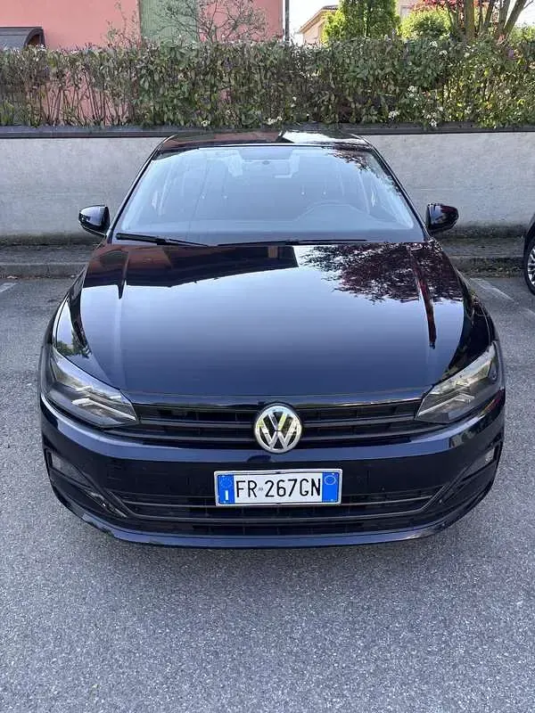 Usado VW Polo Trendline 80 CV (58 kW) 2018 Negro Utilitario