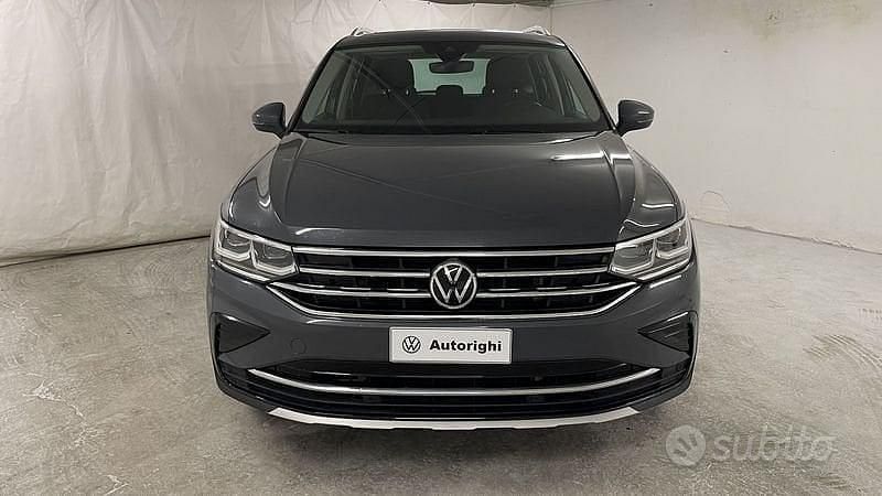 Usata VW Tiguan Elegance 245 CV (180 kW) 2021 Grigio scuro SUV