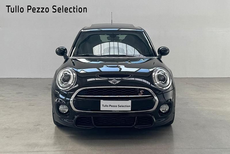 Usata Mini Cooper Hype 170 CV (125 kW) 2016 Midnight black metal Utilitaria