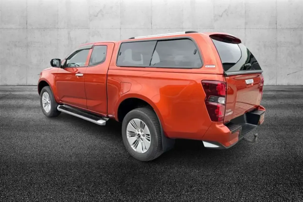 Usata Isuzu D-Max 163 CV (119 kW) 2021 Arancione Pick-up