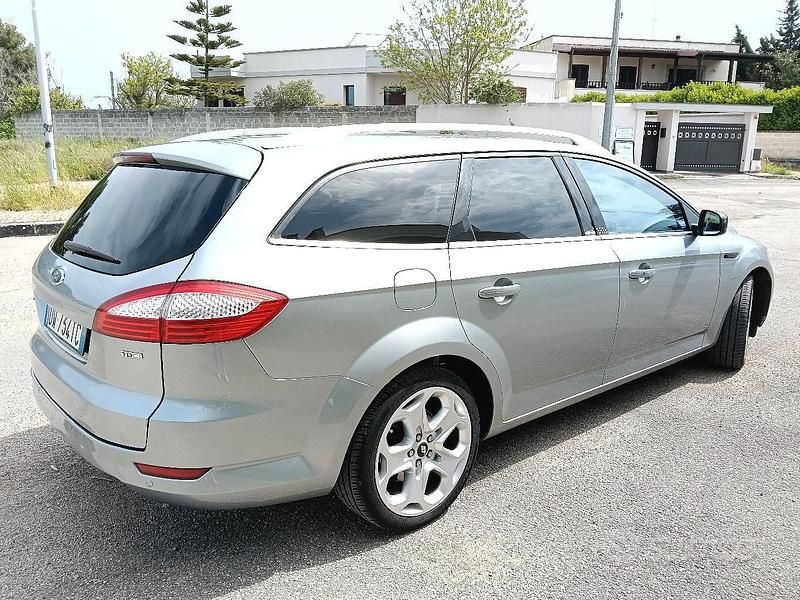 Usata Ford Mondeo Titanium 140 CV (102 kW) 2009 Grigio Station wagon