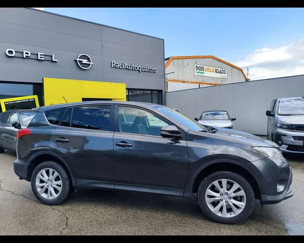 Usata Toyota RAV4 Lounge 150 CV (110 kW) 2014 Grigio SUV