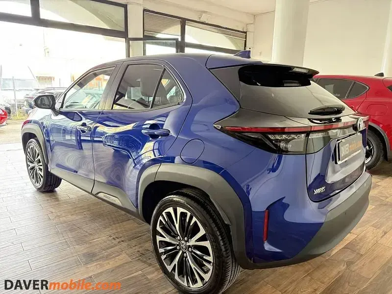 Usata Toyota Yaris Cross Lounge 116 CV (85 kW) 2022 Azzurro SUV
