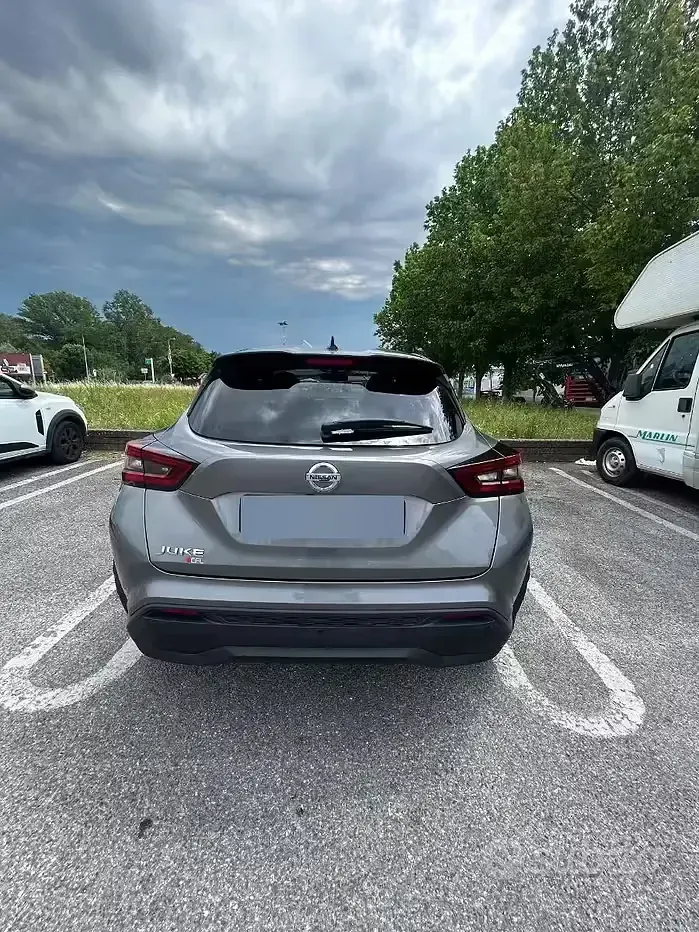 Usata Nissan Juke 114 CV (83 kW) 2022 Grigio SUV