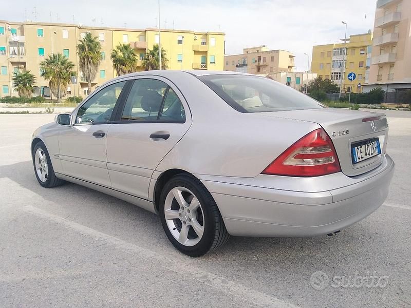Usata Mercedes C200 2004 Grigio Berlina