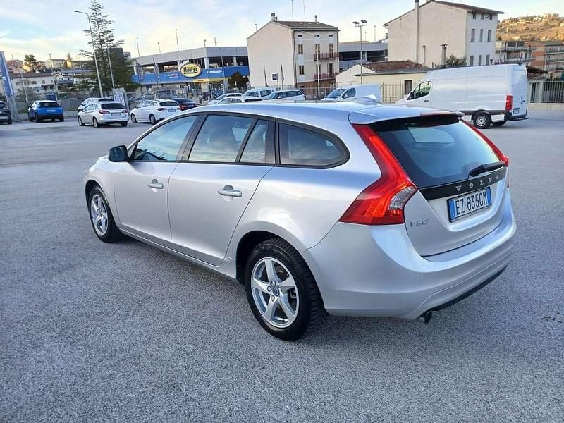 Usata Volvo V60 Kinetic 115 CV (84 kW) 2015 Argento Station wagon