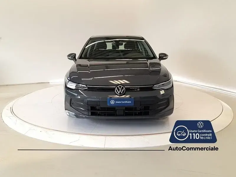 Usata VW Golf VIII Life 116 CV (85 kW) 2025 Grigio scuro