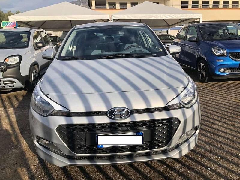 Usata Hyundai i20 Classic 75 CV (55 kW) 2017 Argento Utilitaria