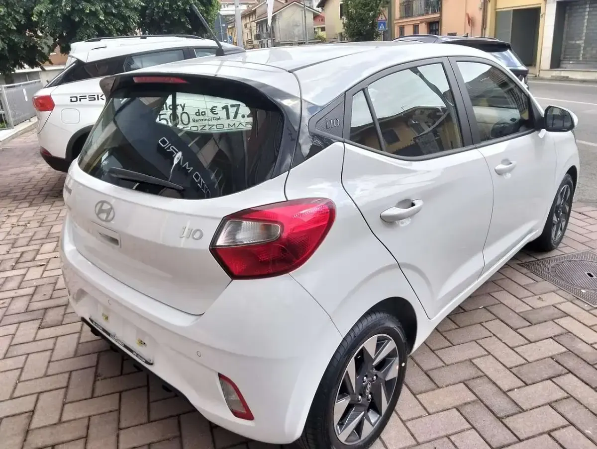Nuova Hyundai i10 63 CV (46 kW) 2026 Bianco Utilitaria