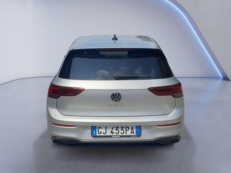 Usata VW Golf VIII Life 110 CV (80 kW) 2022 Argento Berlina