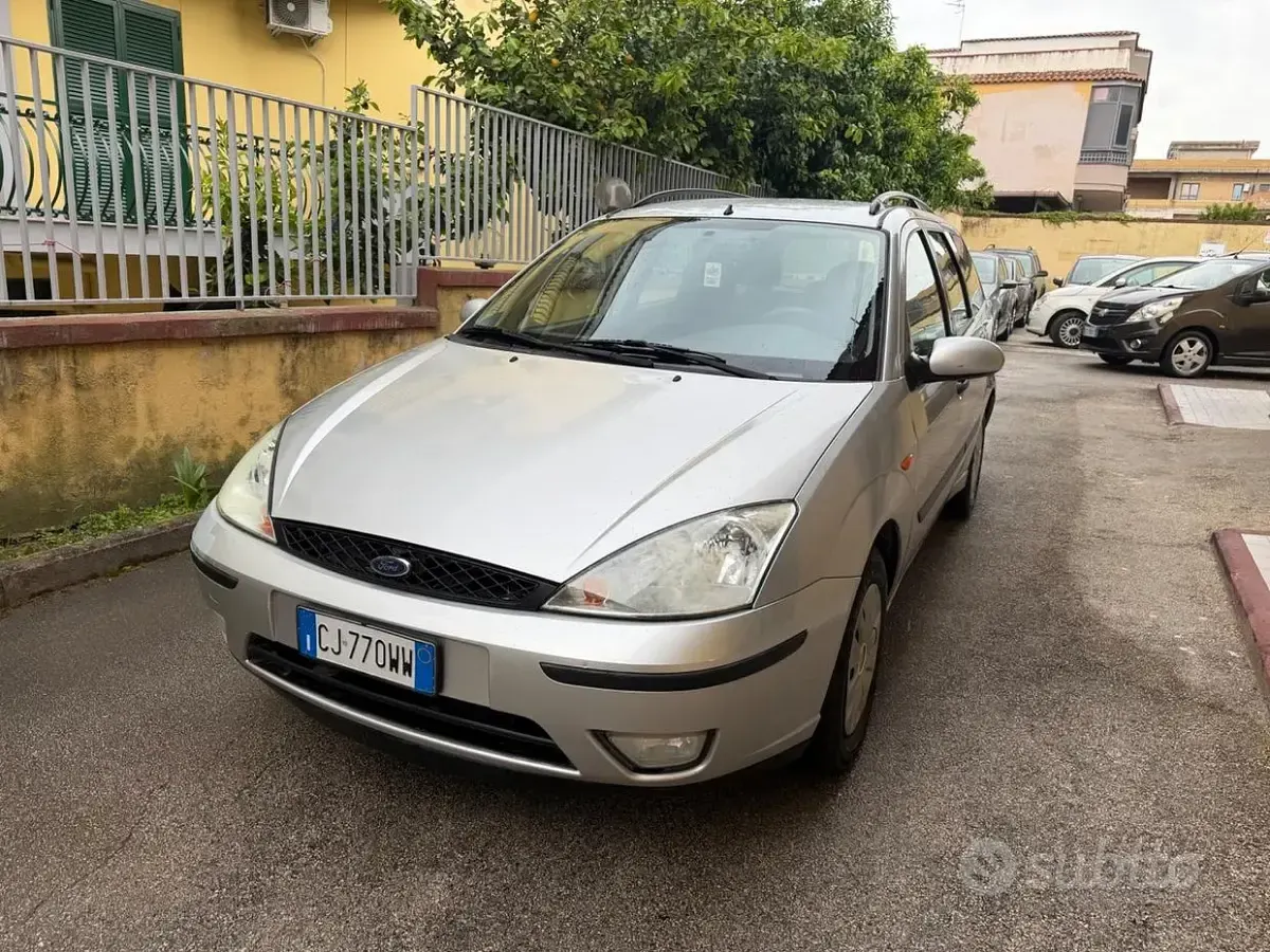 Usata Ford Focus Ambiente 90 CV (66 kW) 2002 Grigio Station wagon