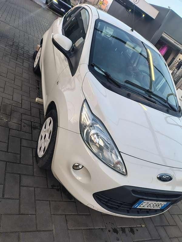 Usata Ford Ka 67 CV (49 kW) 2015 Bianco Berlina