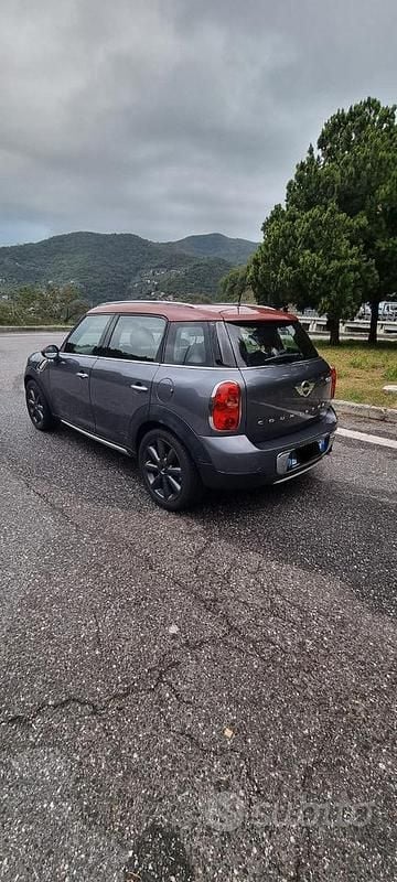 Usata Mini Park Lane Countryman 112 CV (82 kW) 2015 Grigio SUV