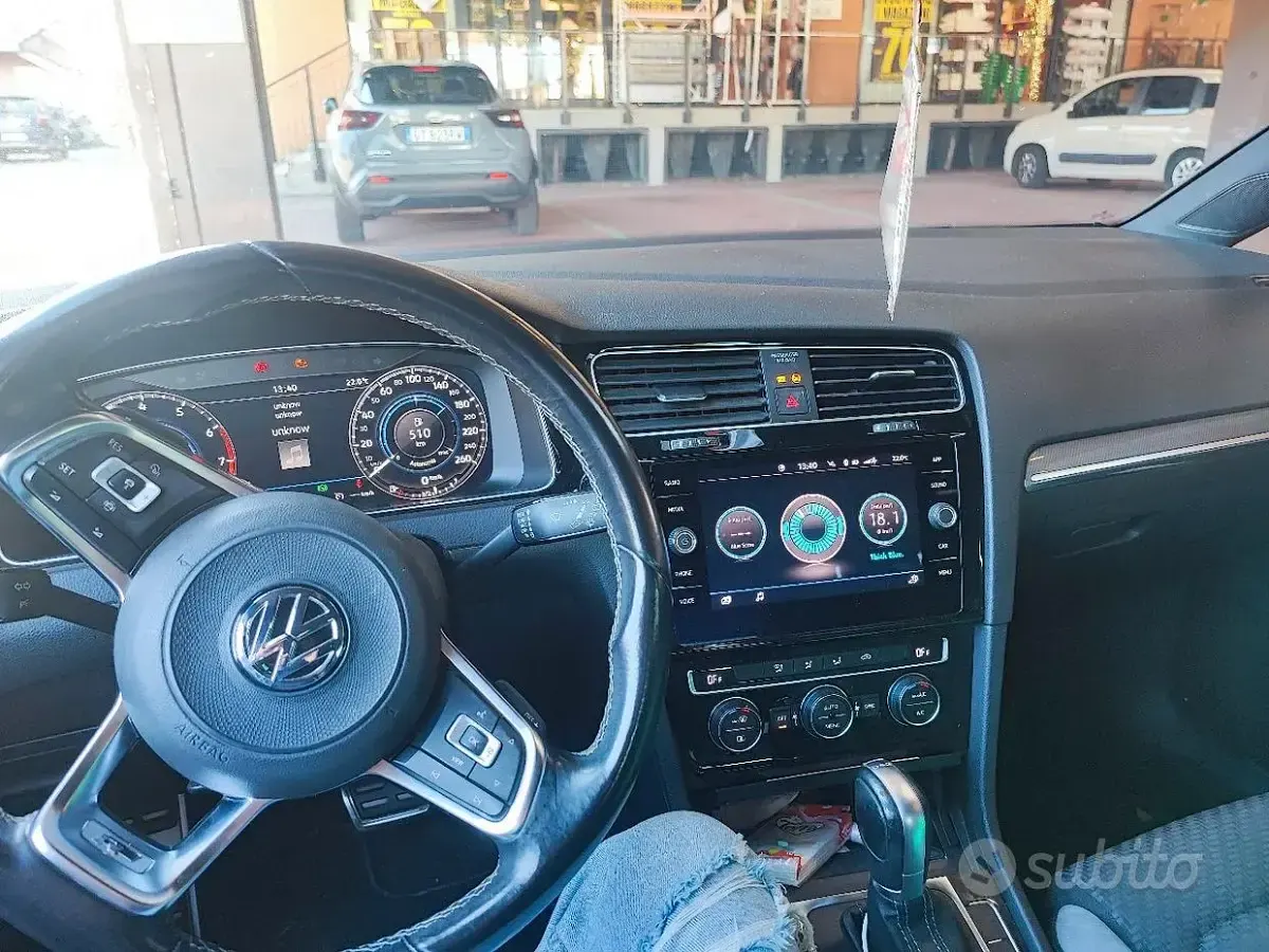 Usata VW Golf VII R-line 150 CV (110 kW) 2018 Grigio Berlina