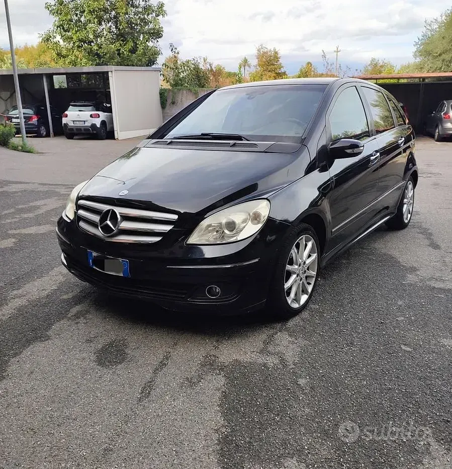 Usata Mercedes B180 140 CV (102 kW) 2007 Nero Monovolume