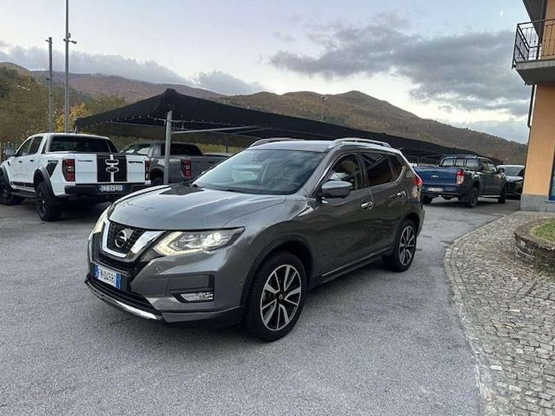 Grigio Usata 2018 Nissan X-Trail Tekna SUV | 19.000 € (Buon prezzo) - Immagine 1/4