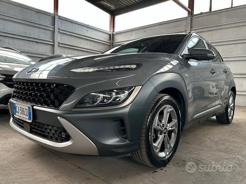 Grigio Usata 2022 Hyundai Kona SUV | 15.990 € (Ottimo prezzo) - Immagine 1/4