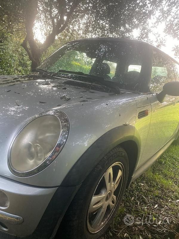 Grigio Usata 2004 Mini One D Due volumi | 900 € (Buon prezzo) - Immagine 1/4