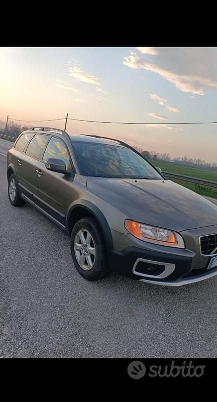 Usata Volvo XC70 185 CV (136 kW) 2008 Marrone SUV