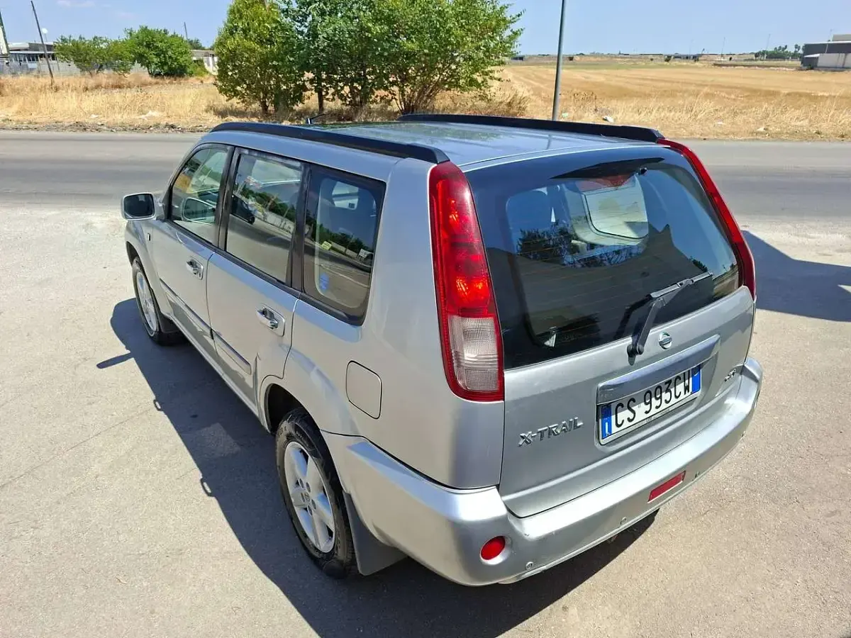 Usata Nissan X-Trail 136 CV (100 kW) 2005 Grigio SUV