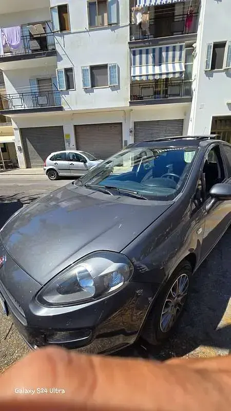 Usata Fiat Punto Lounge 77 CV (56 kW) 2012 Grigio Utilitaria