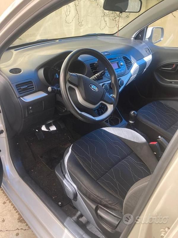 Usata Kia Picanto 69 CV (50 kW) 2011 Beige Utilitaria