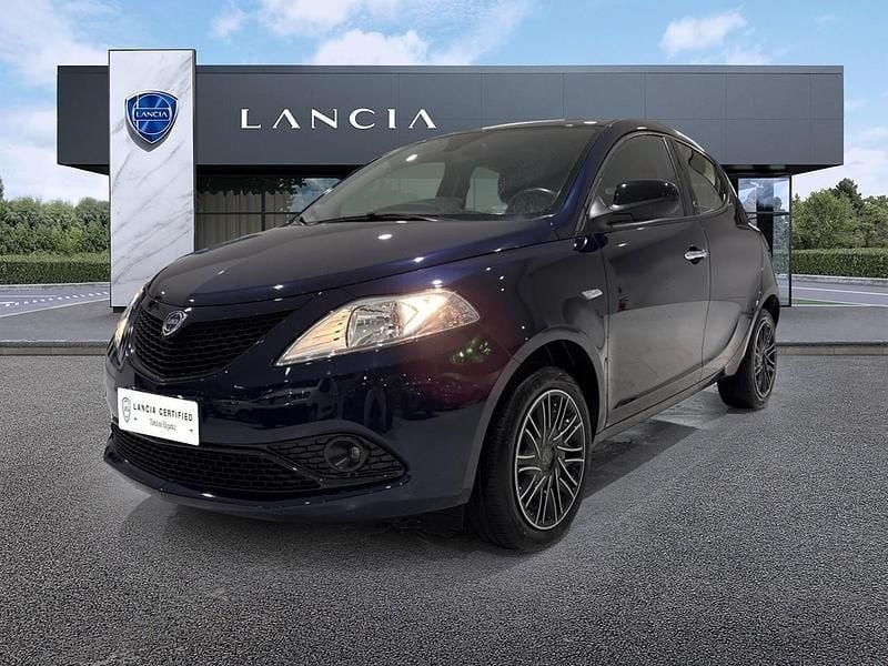 Usata Lancia Ypsilon Gold 69 CV (50 kW) 2020 Blu Utilitaria