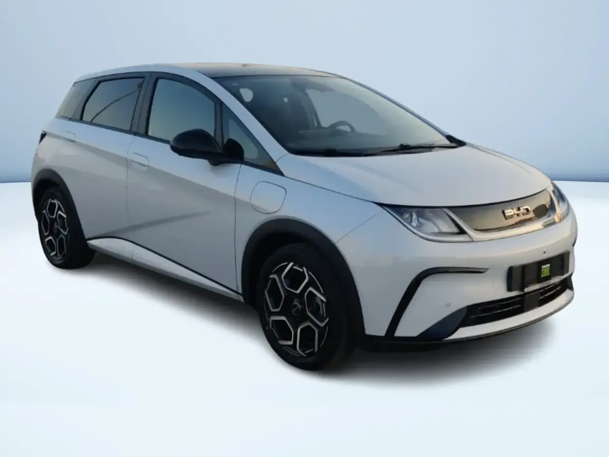 Nuova BYD Dolphin Design 150 kW (204 CV) 2026 Bianco pastello Utilitaria
