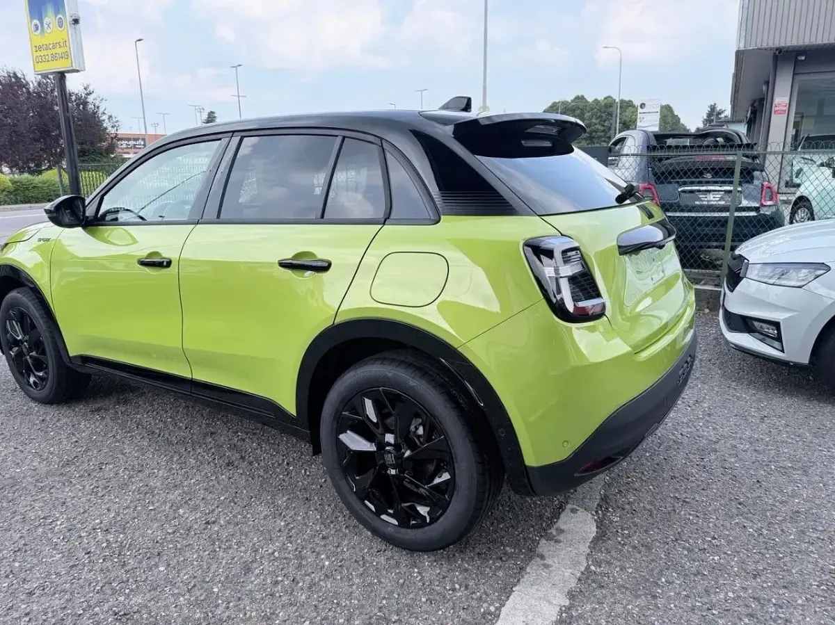 Nuova Fiat 600 Sport 136 CV (100 kW) 2026 Nero SUV