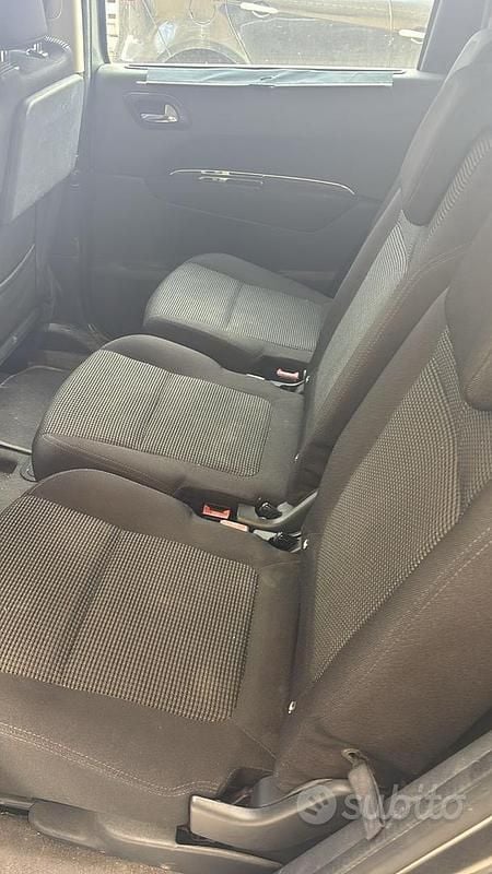 Usata Peugeot 5008 2011 Grigio Station wagon