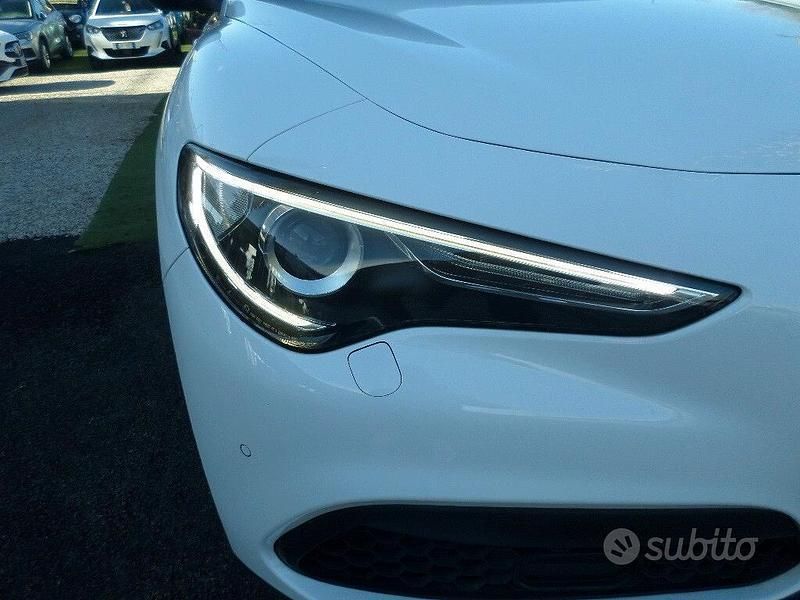 Usata Alfa Romeo Stelvio Sprint 190 CV (139 kW) 2021 Bianco SUV