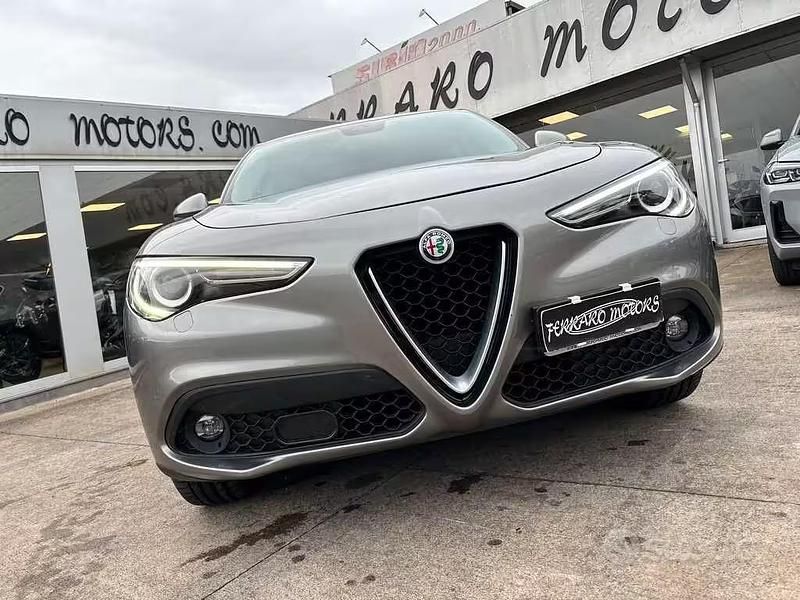 Usata Alfa Romeo Stelvio 210 CV (154 kW) 2017 Grigio SUV