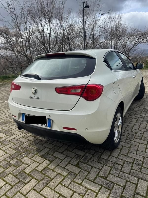Usata Alfa Romeo Giulietta 105 CV (77 kW) 2015 Bianco Utilitaria