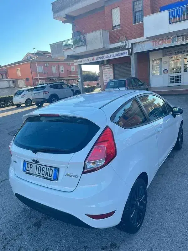 Usata Ford Fiesta 95 CV (69 kW) 2014 Utilitaria