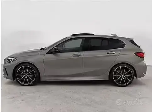 Usata BMW 118 M Sport 136 CV (100 kW) 2024 Grey metallic Berlina