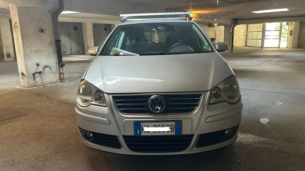 Usata VW Polo Comfortline 80 CV (58 kW) 2008 Grigio Utilitaria