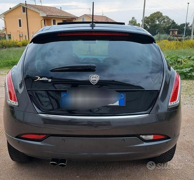 Usata Lancia Delta 120 CV (88 kW) 2011 Grigio Utilitaria