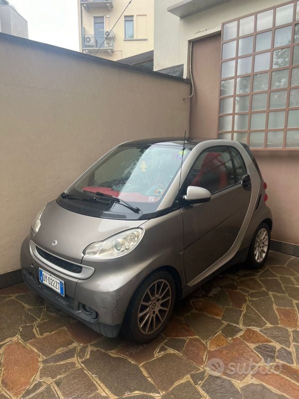Grigio Usata 2009 Smart ForTwo Coupé Coupé | 5500 € (Molto cara) - Immagine 1/3