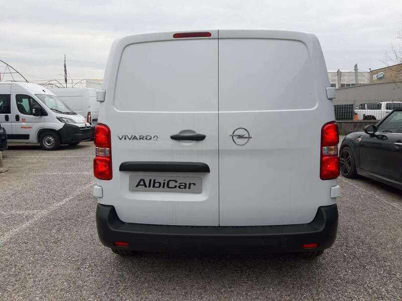 Nuova Opel Vivaro-e Combi 120 CV (88 kW) 2025 Bianco Monovolume